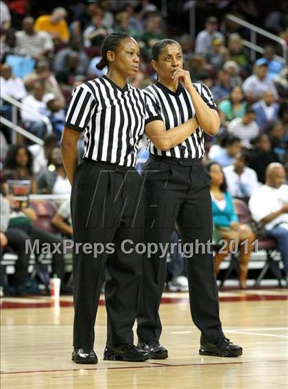Thumbnail 3 in Narbonne vs. Carson (CIF LACS Final) photogallery.
