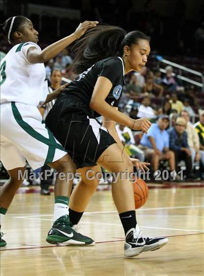 Thumbnail 3 in Narbonne vs. Carson (CIF LACS Final) photogallery.