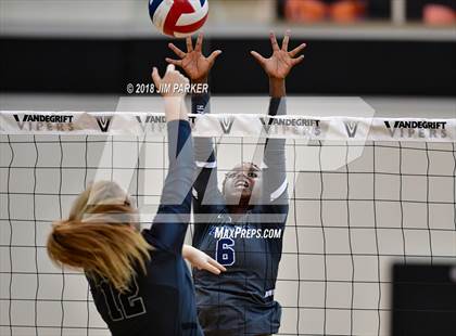 Thumbnail 3 in Hendrickson @ Vandegrift photogallery.