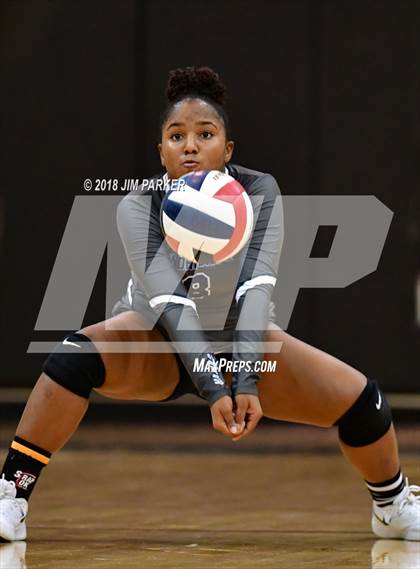 Thumbnail 2 in Hendrickson @ Vandegrift photogallery.