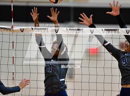 Thumbnail 3 in Hendrickson @ Vandegrift photogallery.
