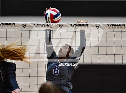Thumbnail 1 in Hendrickson @ Vandegrift photogallery.