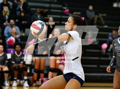 Thumbnail 2 in Hendrickson @ Vandegrift photogallery.