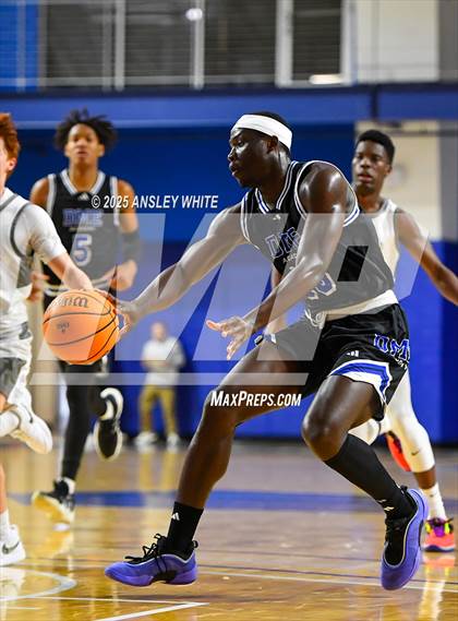 Thumbnail 1 in Riviera Prep v DME Academy (IMG Ascender Classic) photogallery.