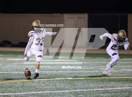 Thumbnail 2 in Monterey Trail vs. Central Catholic SJS Post Season Quarter Final photogallery.