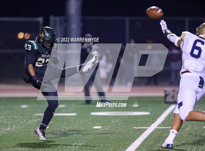Thumbnail 2 in Monterey Trail vs. Central Catholic SJS Post Season Quarter Final photogallery.