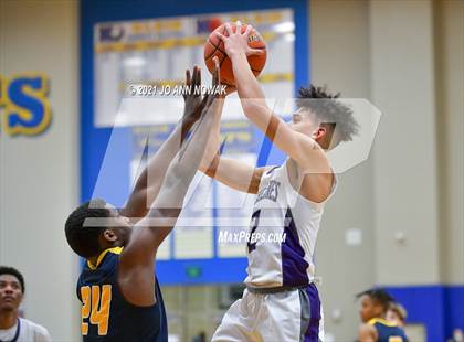 Thumbnail 2 in Cypress Ranch vs. Klein Cain (UIL 6A Region 2 Bi-District Playoff) photogallery.