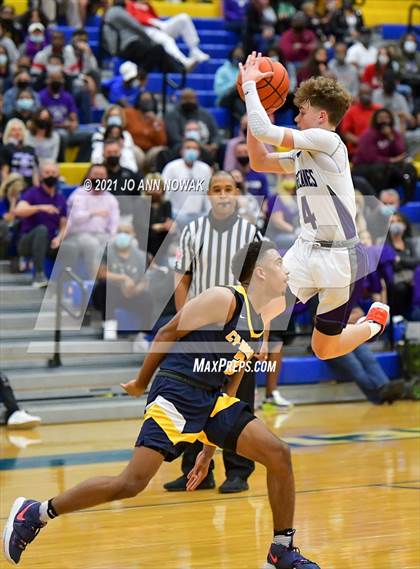 Thumbnail 3 in Cypress Ranch vs. Klein Cain (UIL 6A Region 2 Bi-District Playoff) photogallery.