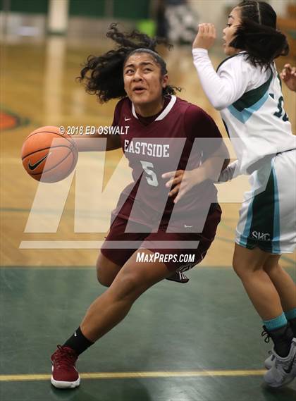 Thumbnail 3 in Eastside College Prep vs. Sacred Heart Cathedral Preparatory (Elite is Earned Showcase) photogallery.