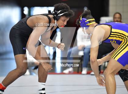 Thumbnail 1 in UIL 6A Regional Championships photogallery.