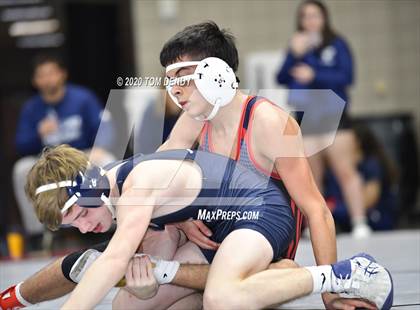 Thumbnail 1 in UIL 6A Regional Championships photogallery.