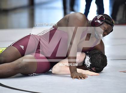 Thumbnail 3 in UIL 6A Regional Championships photogallery.