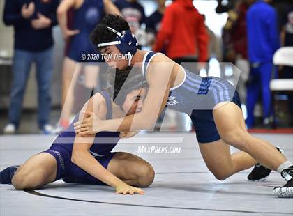 Thumbnail 2 in UIL 6A Regional Championships photogallery.