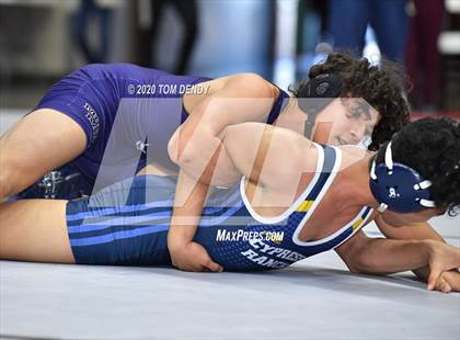 Thumbnail 3 in UIL 6A Regional Championships photogallery.