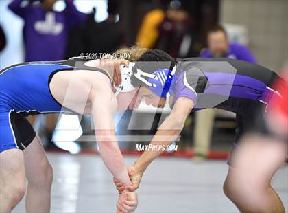 Thumbnail 2 in UIL 6A Regional Championships photogallery.