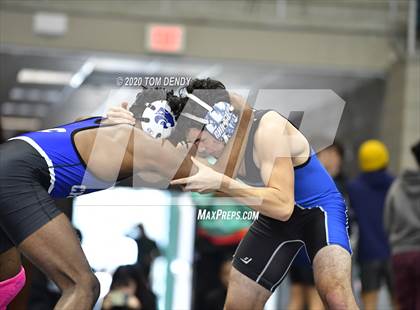 Thumbnail 3 in UIL 6A Regional Championships photogallery.