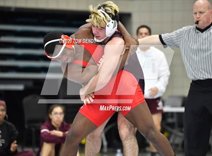 Thumbnail 2 in UIL 6A Regional Championships photogallery.