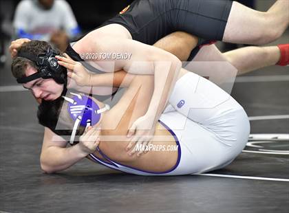 Thumbnail 3 in UIL 6A Regional Championships photogallery.