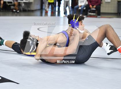 Thumbnail 2 in UIL 6A Regional Championships photogallery.