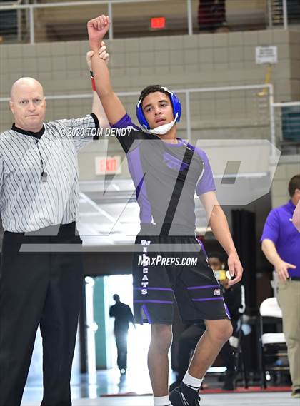 Thumbnail 2 in UIL 6A Regional Championships photogallery.