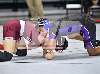 Thumbnail 1 in UIL 6A Regional Championships photogallery.