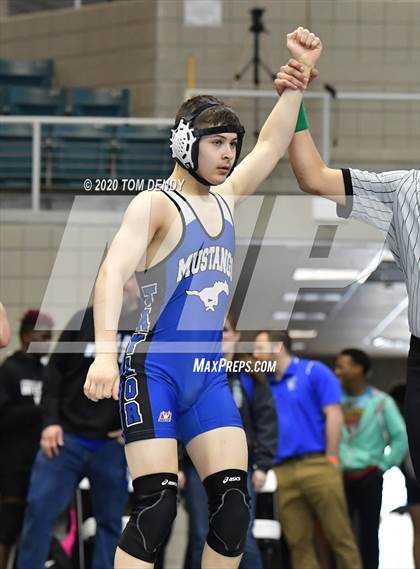 Thumbnail 1 in UIL 6A Regional Championships photogallery.