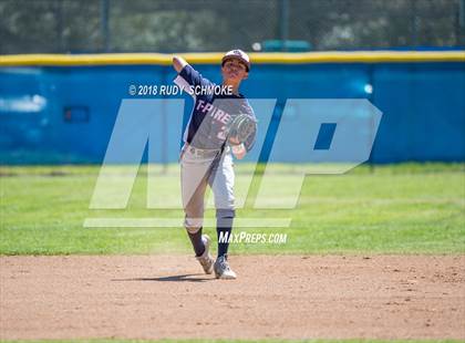 Thumbnail 3 in de Toledo vs. Temecula Prep (Lions Tournament) photogallery.