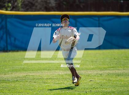 Thumbnail 3 in de Toledo vs. Temecula Prep (Lions Tournament) photogallery.