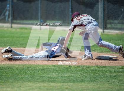Thumbnail 3 in de Toledo vs. Temecula Prep (Lions Tournament) photogallery.