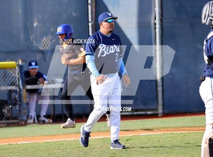 Thumbnail 3 in Warren vs. La Mirada photogallery.