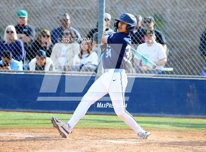 Thumbnail 3 in Warren vs. La Mirada photogallery.