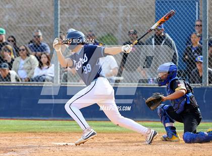 Thumbnail 2 in Warren vs. La Mirada photogallery.