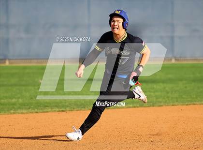 Thumbnail 3 in Warren vs. La Mirada photogallery.