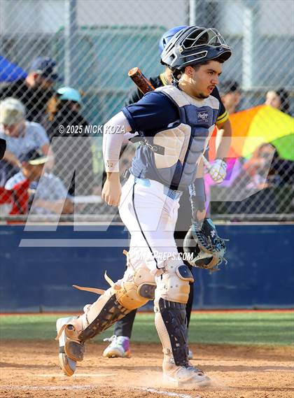 Thumbnail 3 in Warren vs. La Mirada photogallery.