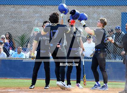 Thumbnail 3 in Warren vs. La Mirada photogallery.