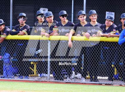 Thumbnail 3 in Warren vs. La Mirada photogallery.