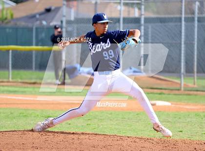 Thumbnail 3 in Warren vs. La Mirada photogallery.
