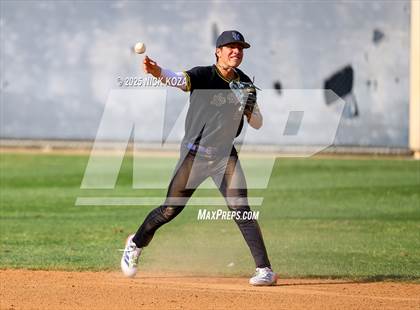 Thumbnail 3 in Warren vs. La Mirada photogallery.