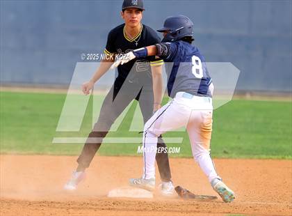 Thumbnail 2 in Warren vs. La Mirada photogallery.