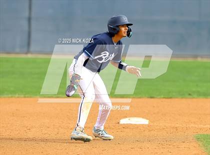 Thumbnail 2 in Warren vs. La Mirada photogallery.