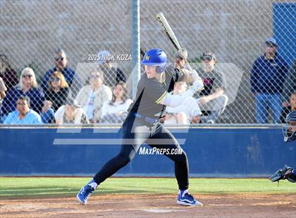 Thumbnail 1 in Warren vs. La Mirada photogallery.