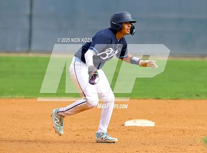 Thumbnail 1 in Warren vs. La Mirada photogallery.