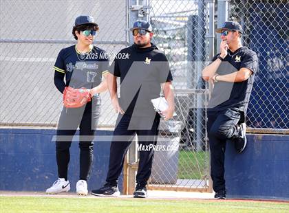 Thumbnail 1 in Warren vs. La Mirada photogallery.