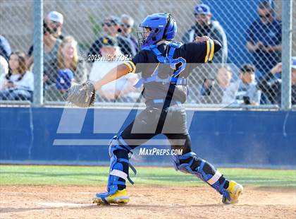 Thumbnail 1 in Warren vs. La Mirada photogallery.