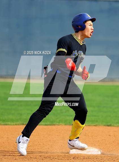 Thumbnail 3 in Warren vs. La Mirada photogallery.
