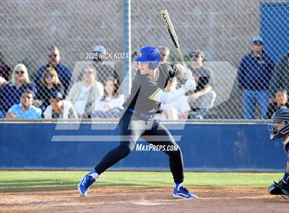 Thumbnail 3 in Warren vs. La Mirada photogallery.