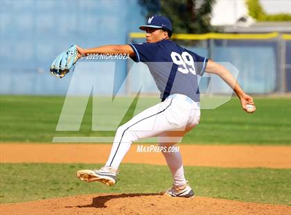 Thumbnail 2 in Warren vs. La Mirada photogallery.