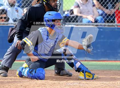 Thumbnail 3 in Warren vs. La Mirada photogallery.