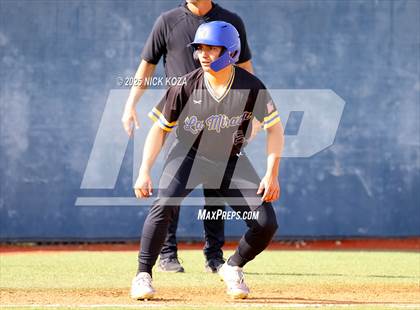 Thumbnail 2 in Warren vs. La Mirada photogallery.