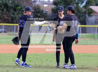 Thumbnail 2 in Warren vs. La Mirada photogallery.